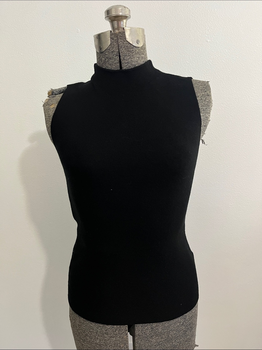 Express Sleeveless Mock Neck Tank Top - Black